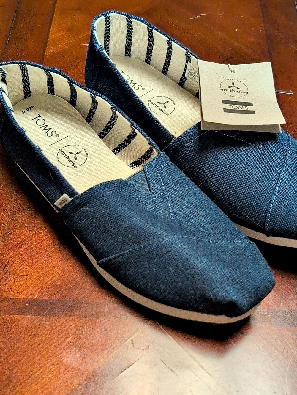 NWT- TOMS Classic Alpargata Earthwise Blue & White Striped Flats US 8.5